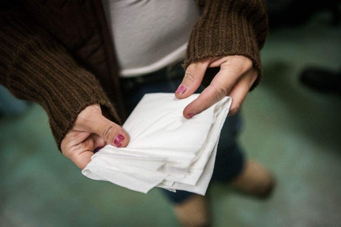 100 Bulk Pads with Wings Individually Wrapped for Women Homeless, Postpartum, Hospitals