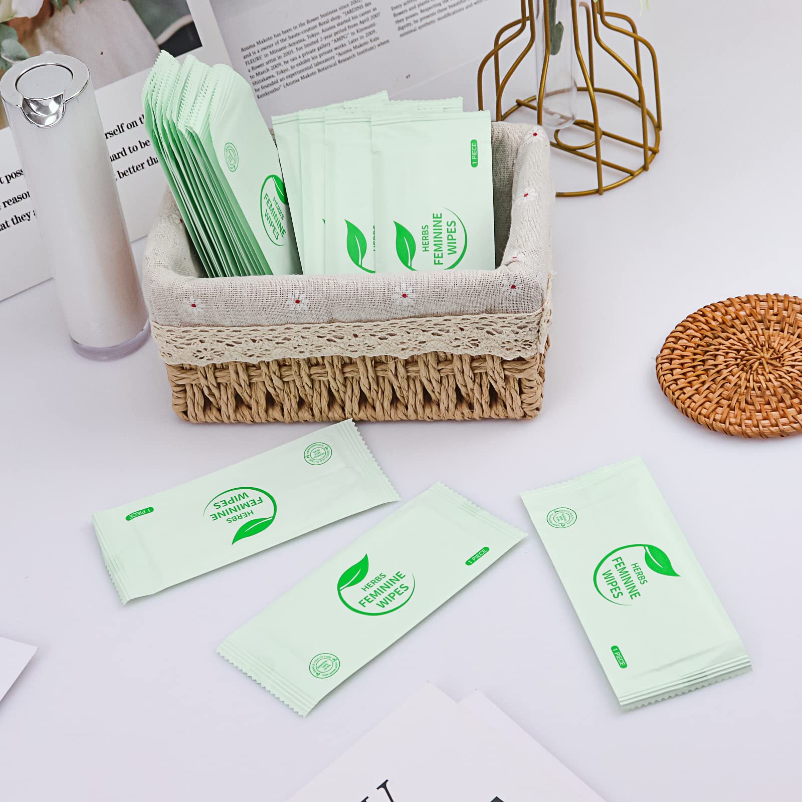 Hipruict Travel Feminine Hygiene Wipes,50 Count Intimate Wipes Feminine Care,Ph Balanced Hipruict