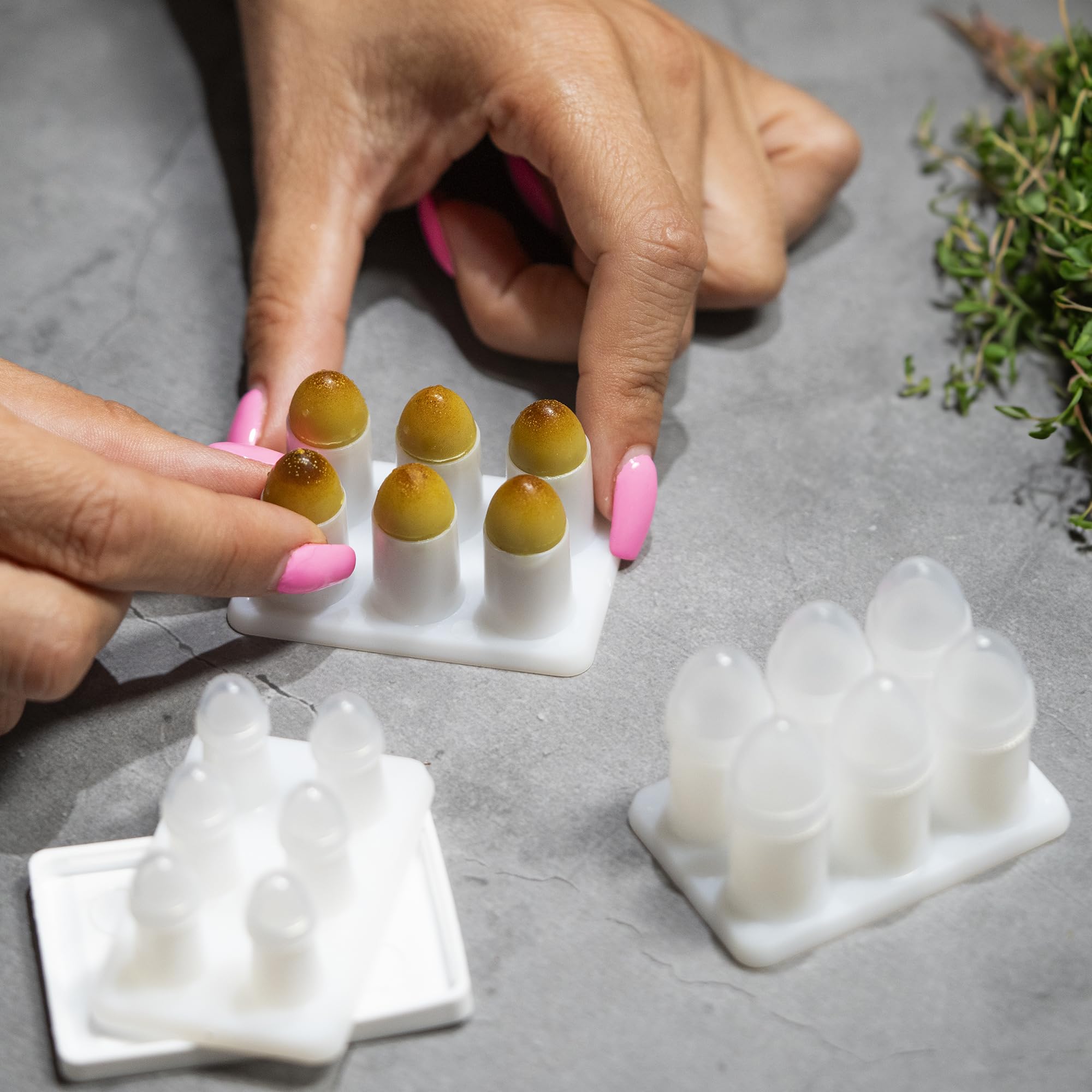 Suppository Molds Kit - Made in France, 3 Sizes (1ml, 2ml, 3ml), Reusable Suppositories Mold - 4 Trays Hoxycom