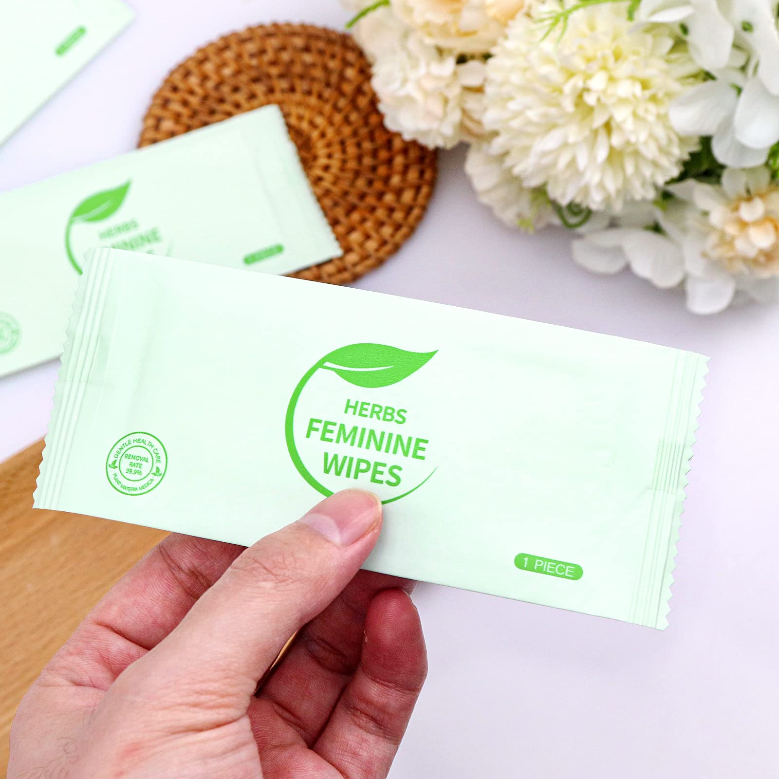 Hipruict Travel Feminine Hygiene Wipes,50 Count Intimate Wipes Feminine Care,Ph Balanced Hipruict